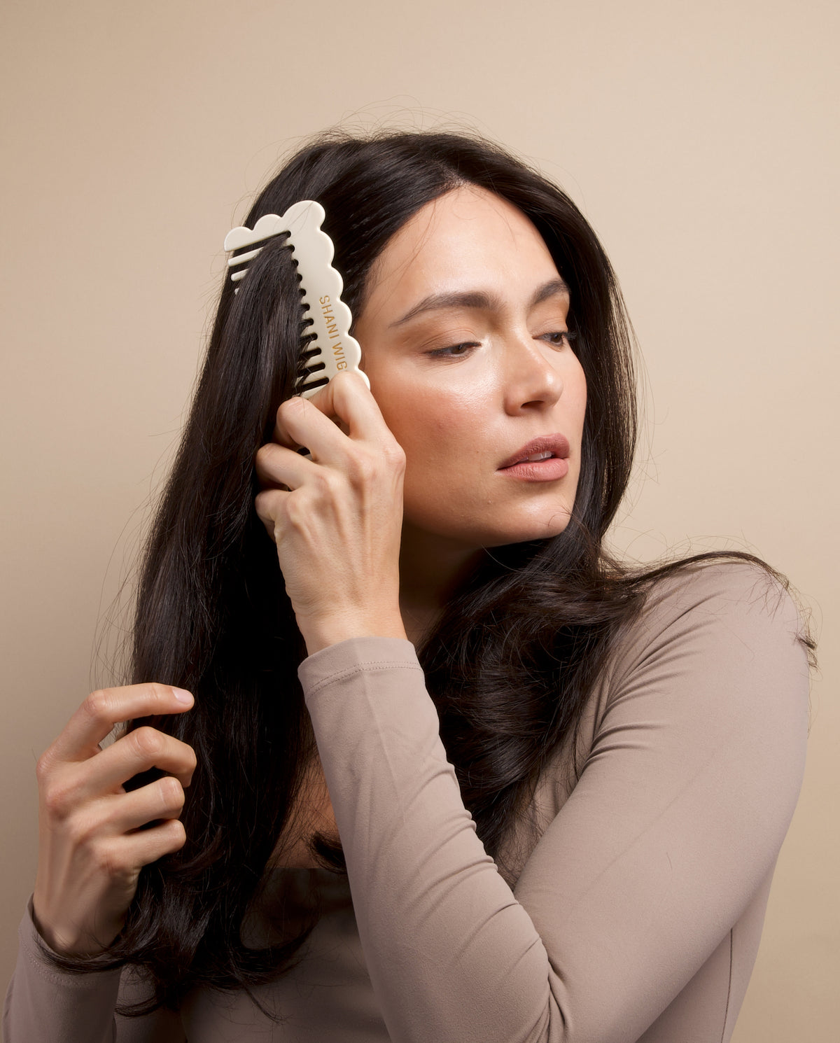The Wide Comb for Gentle Detangling & Shine – Shani Wigs